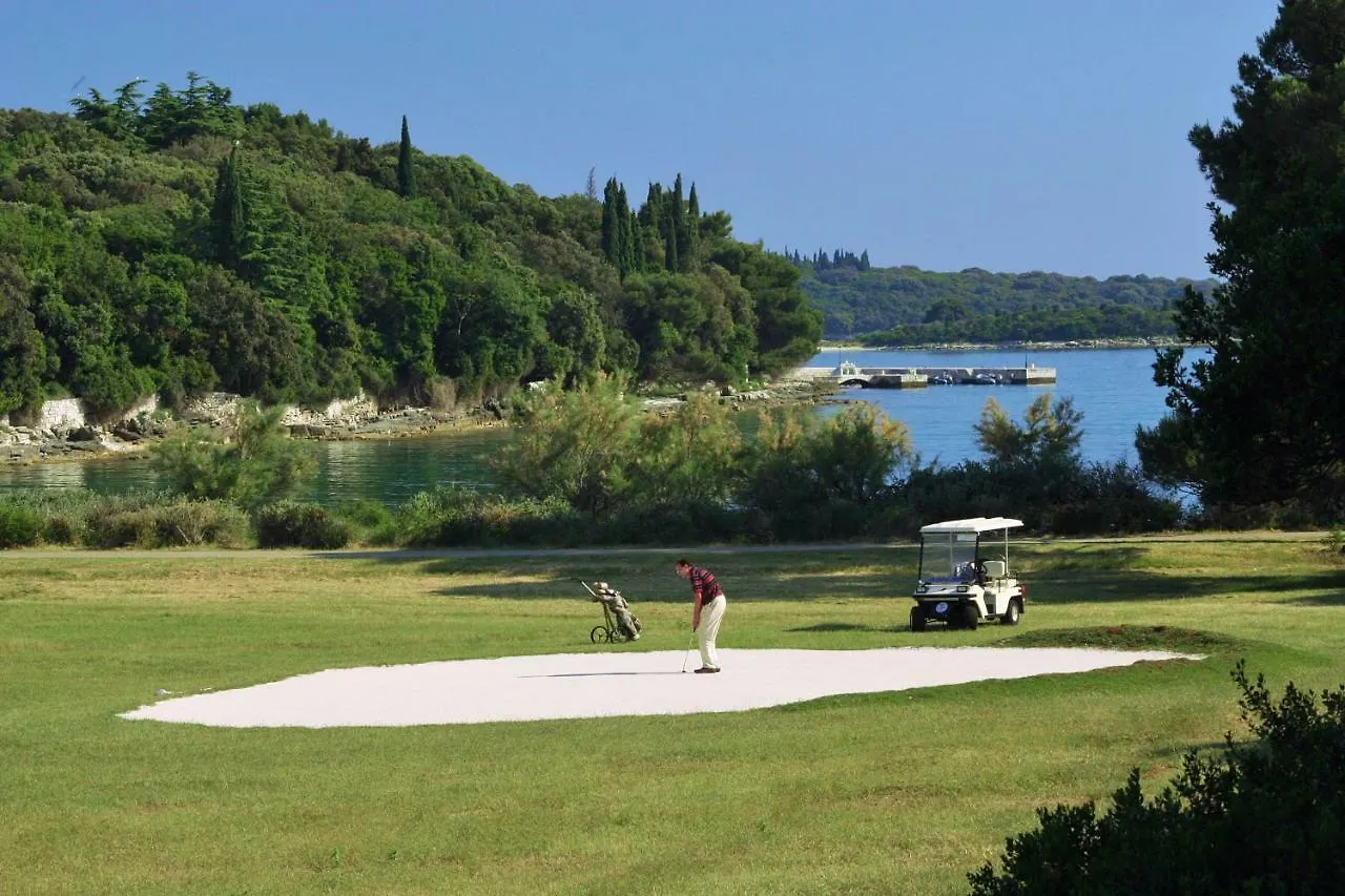 Apartments Alba Fazana 0*,  Croatia